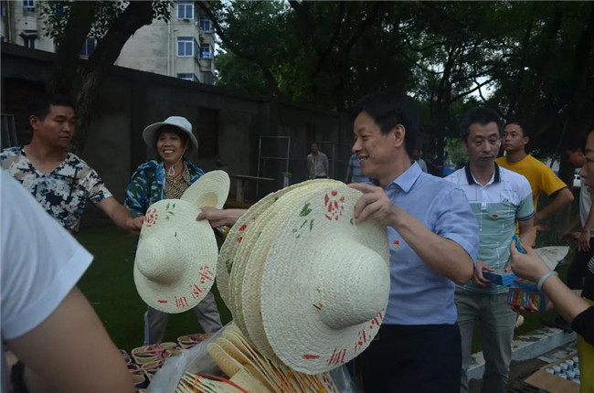 炎炎夏日送清涼，點滴關懷暖人心——城投集團各黨支部開展“送清涼”慰問一線員工活動