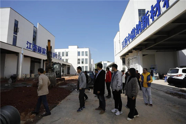 記者節(jié)：媒體聚焦昌南新區(qū)、城投集團重點項目建設工地