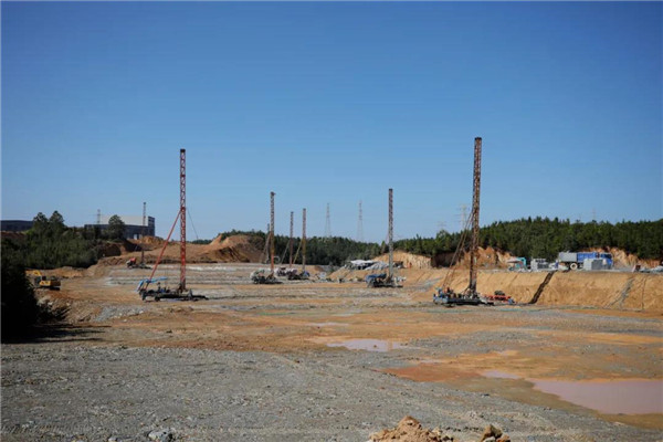 記者節(jié)：媒體聚焦昌南新區(qū)、城投集團重點項目建設工地