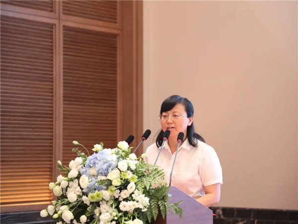 景德鎮(zhèn)城投集團與景德鎮(zhèn)農商銀行共同舉辦綜合業(yè)務大樓定向購置項目簽約儀式