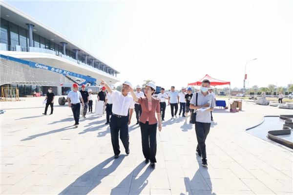 胡雪梅調(diào)研國慶期間不停工重點(diǎn)項(xiàng)目、商貿(mào)旅游消費(fèi)工作