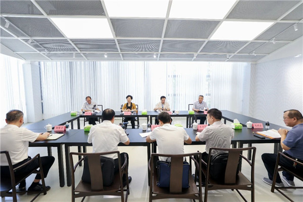 胡雪梅：珍惜寶貴資源資產(chǎn) 政企同心同向發(fā)力 共促全市經(jīng)濟(jì)高質(zhì)量發(fā)展