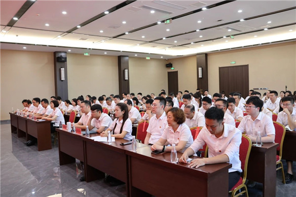 景德鎮(zhèn)城投集團(tuán)召開學(xué)習(xí)貫徹習(xí)近平新時(shí)代中國特色社會主義思想主題教育動員會